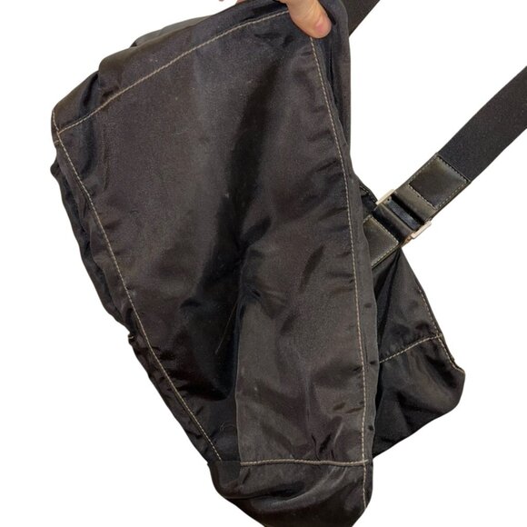 90s United Colors of Benetton black nylon large shoulder bag - Picture 5 of 6